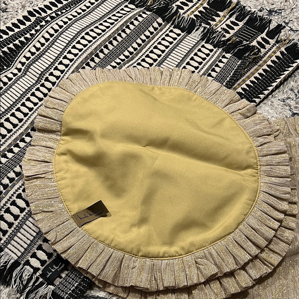 Nicole Miller Beige and Black Placemat Duo - Picture 3 of 4